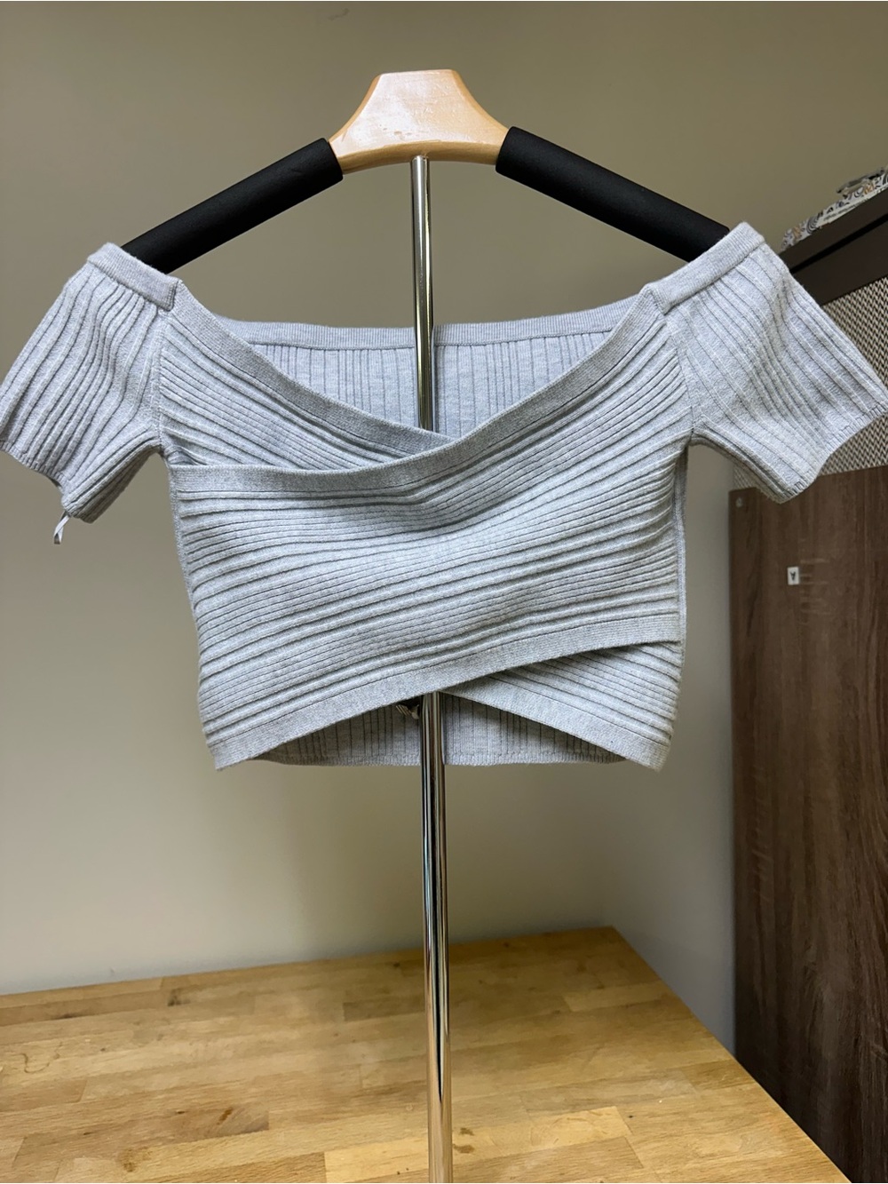 Aerie Ribbed Off-Shoulder Cropped Knit Top - Light Gray Medium